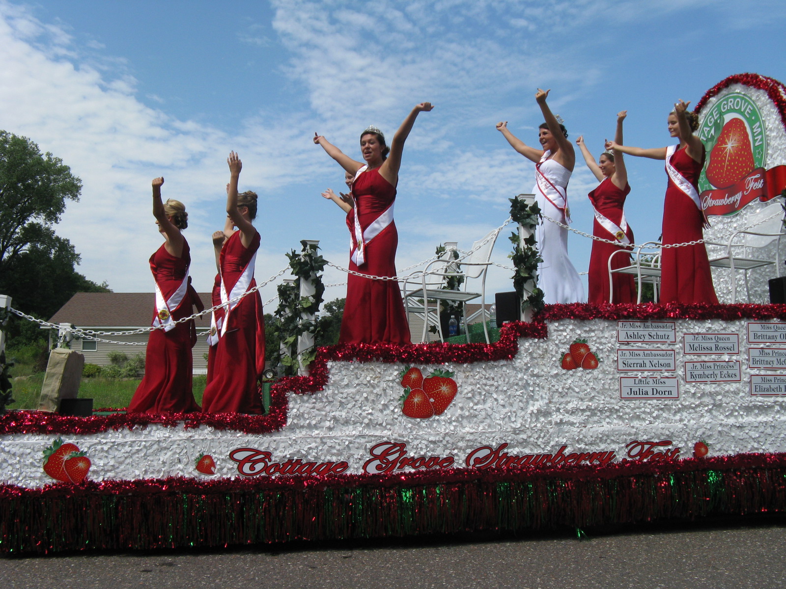 Cottage Grove Strawberry Fest Ambassadors 2